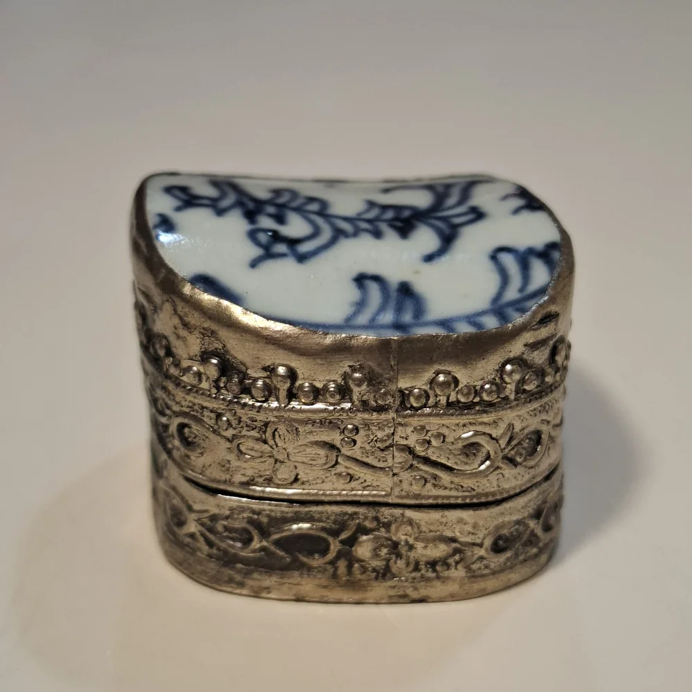 💙🍽🤍Antique Blue & White Porcelain Shard Chinese Silver Trinket Box